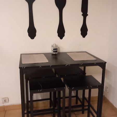Apartamento Appart Fonctionnel Et Familial Béziers Exterior foto